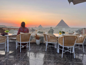 THE PYRAMIDS HOTEL VIEw